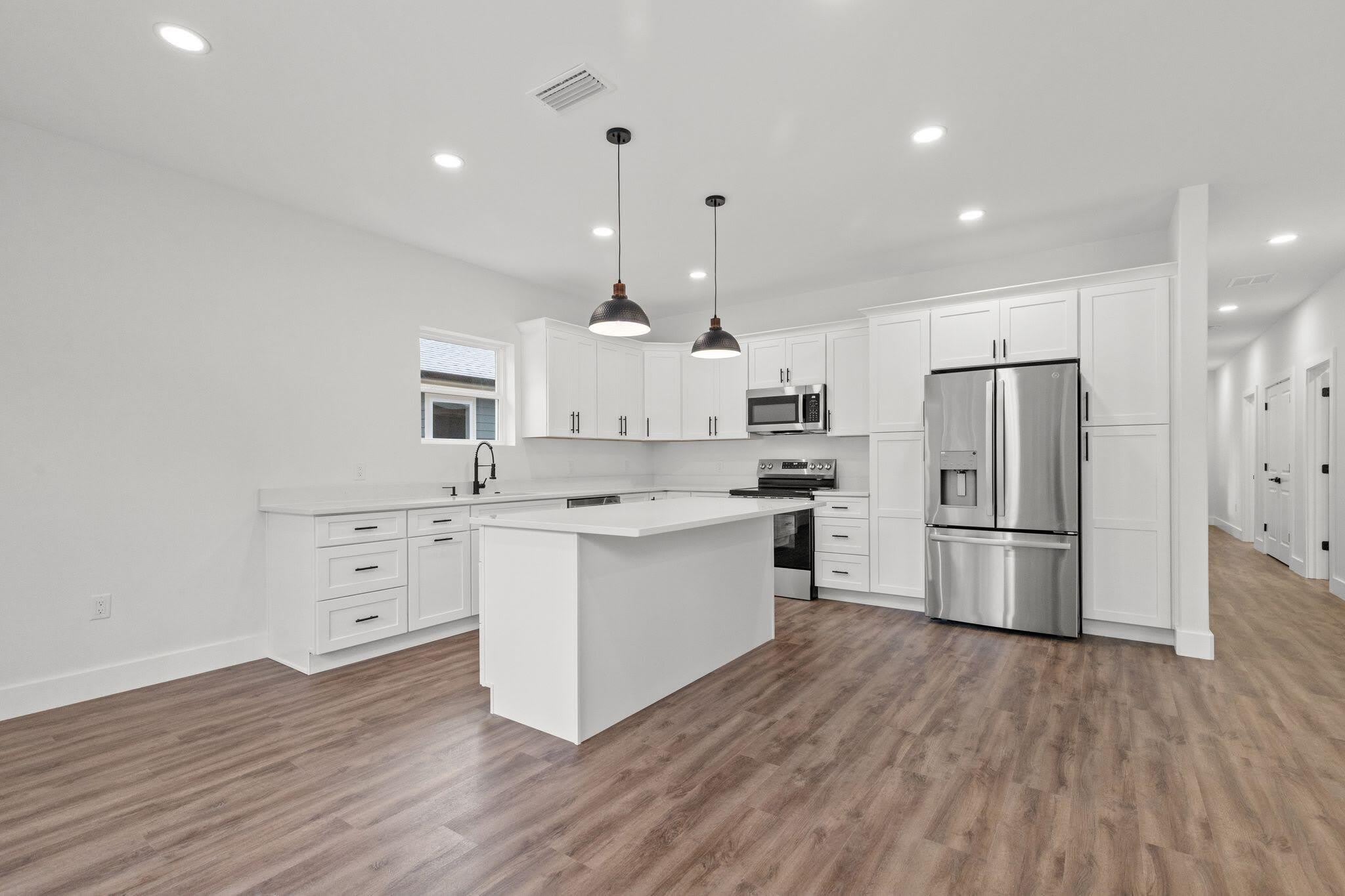 5 Central 7th Street – photo 3