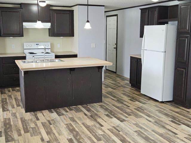 54 116th Ave NE – photo 1