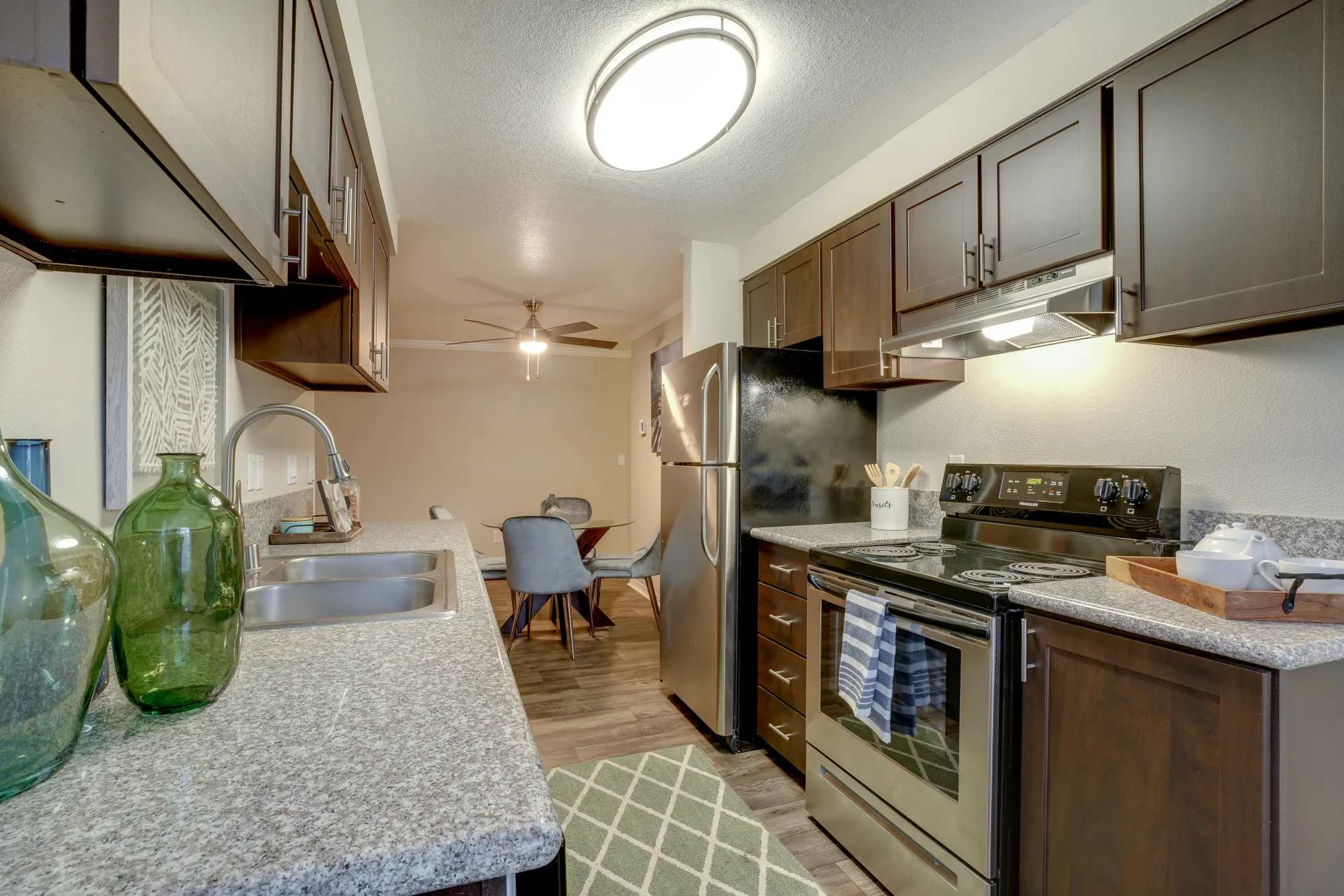 Walnut Grove Landing Apartments – photo 1