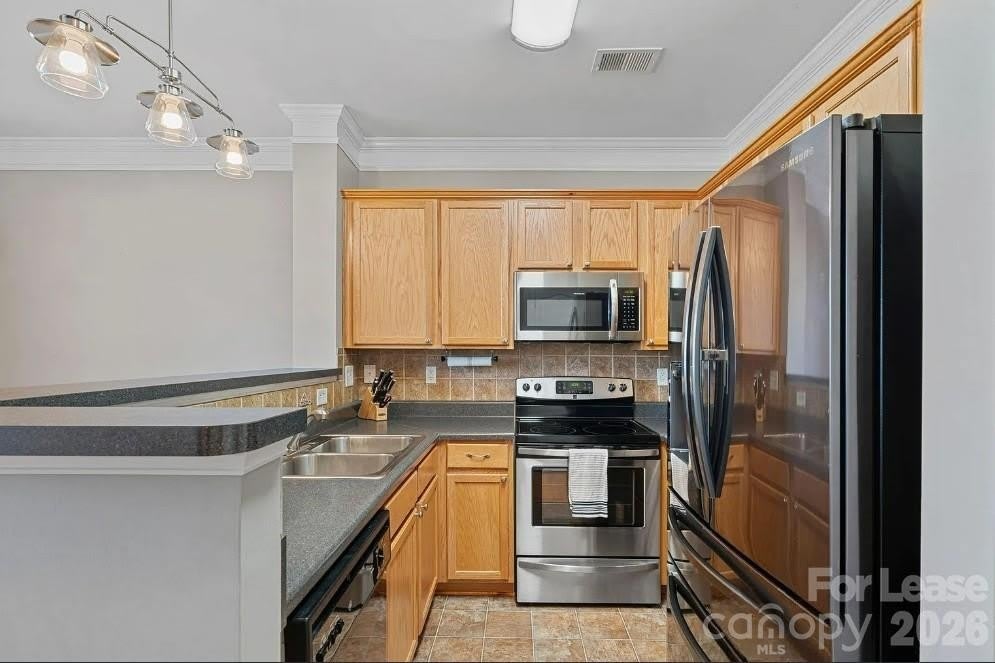 220 Welton Way – photo 5