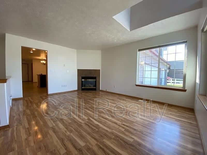 921 S Shelley Lake Ln – photo 3