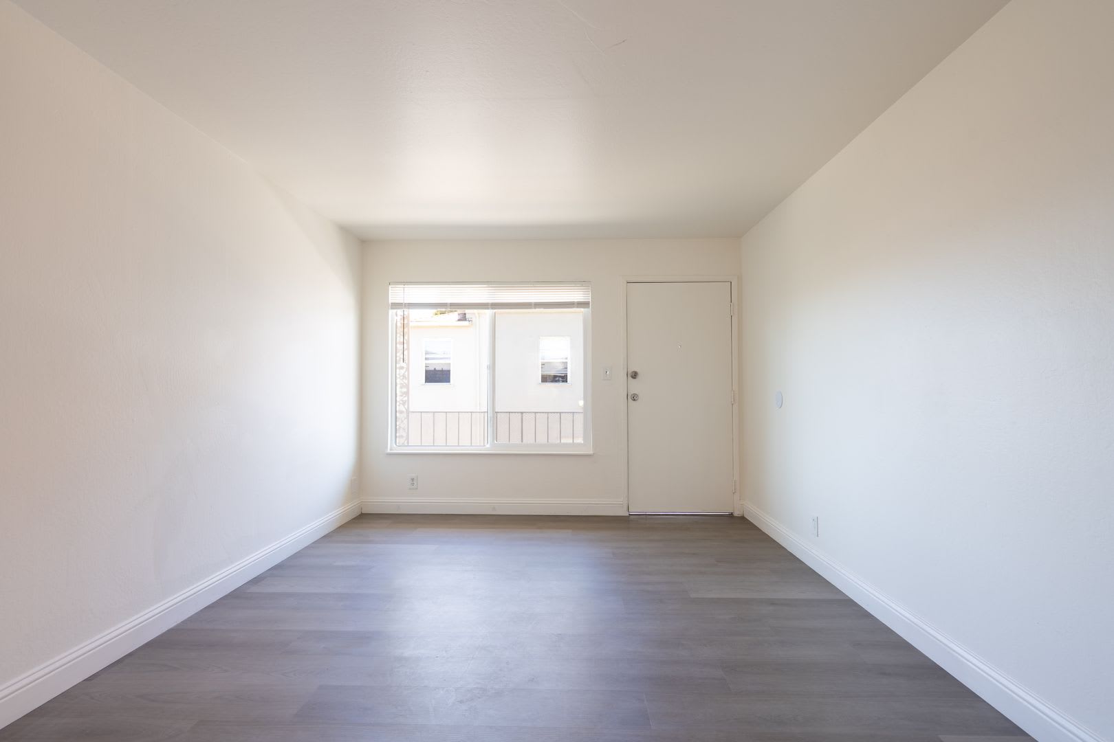 2633 E 16Th St – photo 5