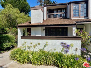 1586 Palisades Drive – photo 1