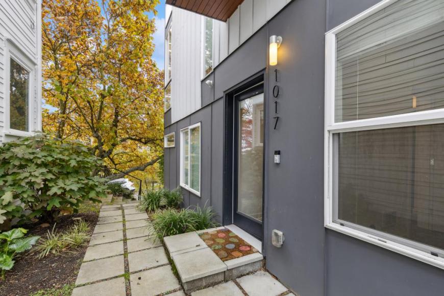 1017 W. Crockett St. – photo 2