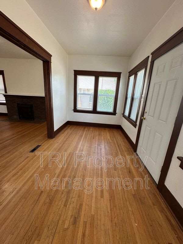 2037 8th Ave – photo 3