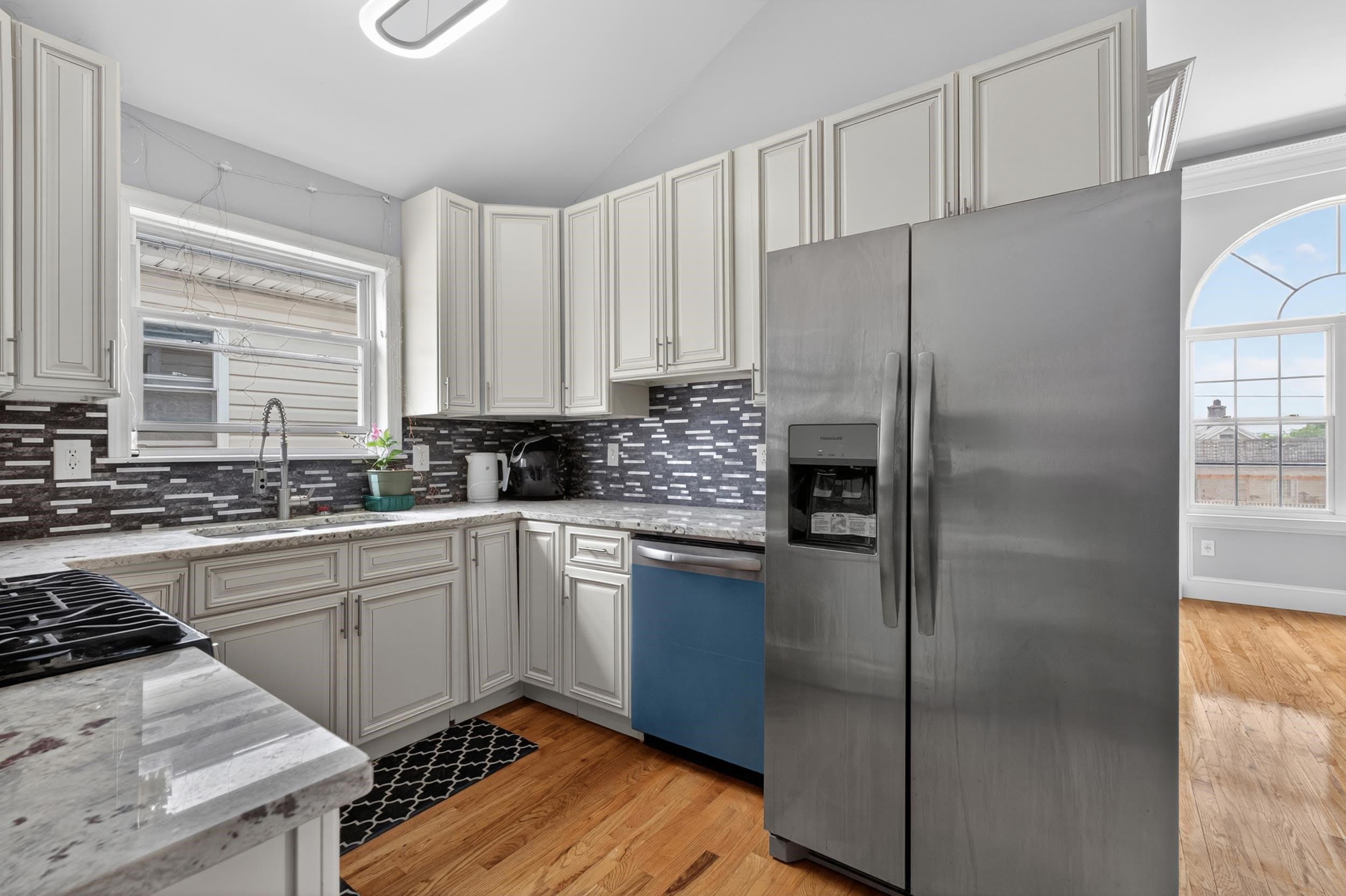 188 LEMBECK AVE – photo 4
