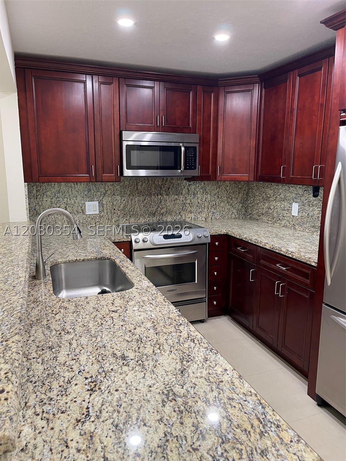 5911 NE 14th Ln – photo 3