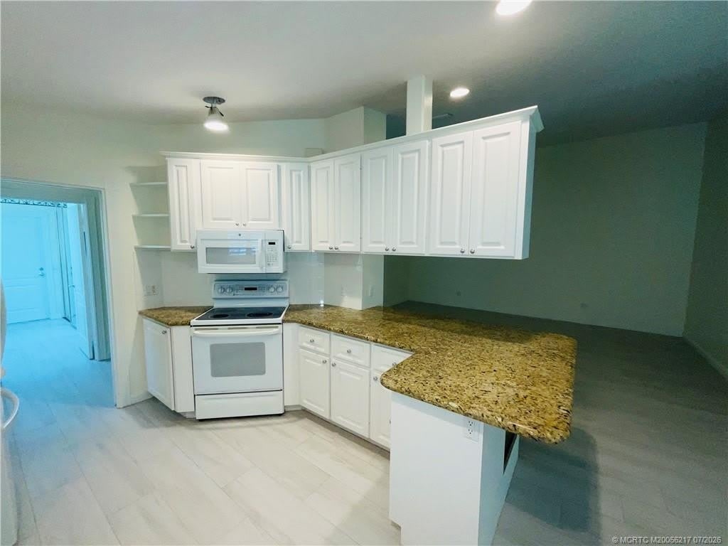 781 SW Balmoral Trace – photo 5