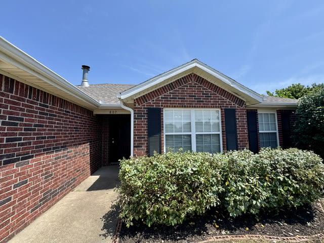 807 SW River Rock St – photo 2