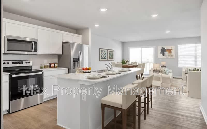 4321 NE 15th St – photo 2