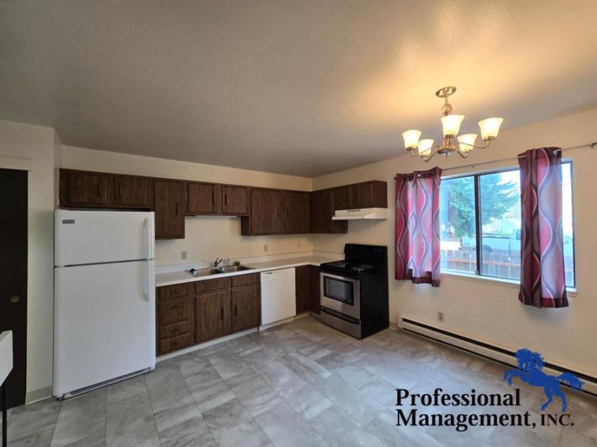 2214 Avenue C – photo 3