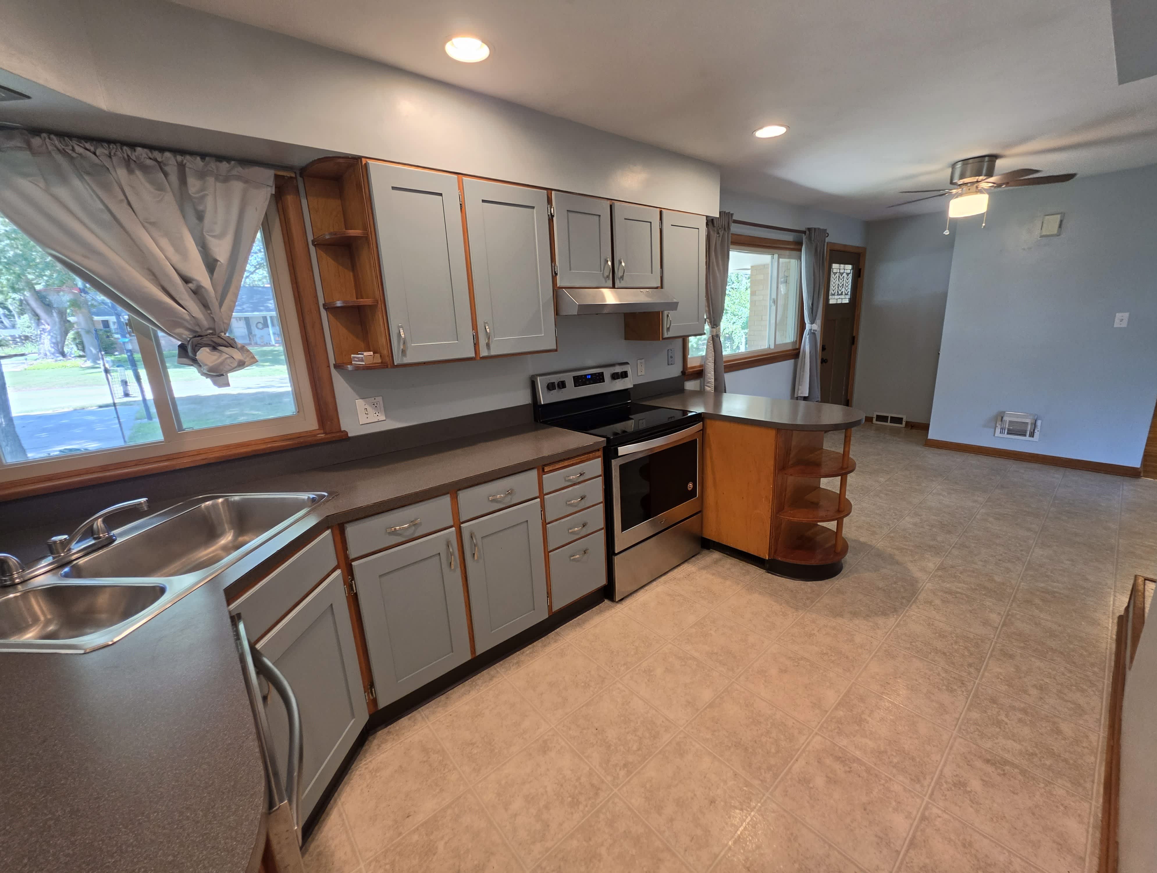 1106 Ardmore St – photo 4