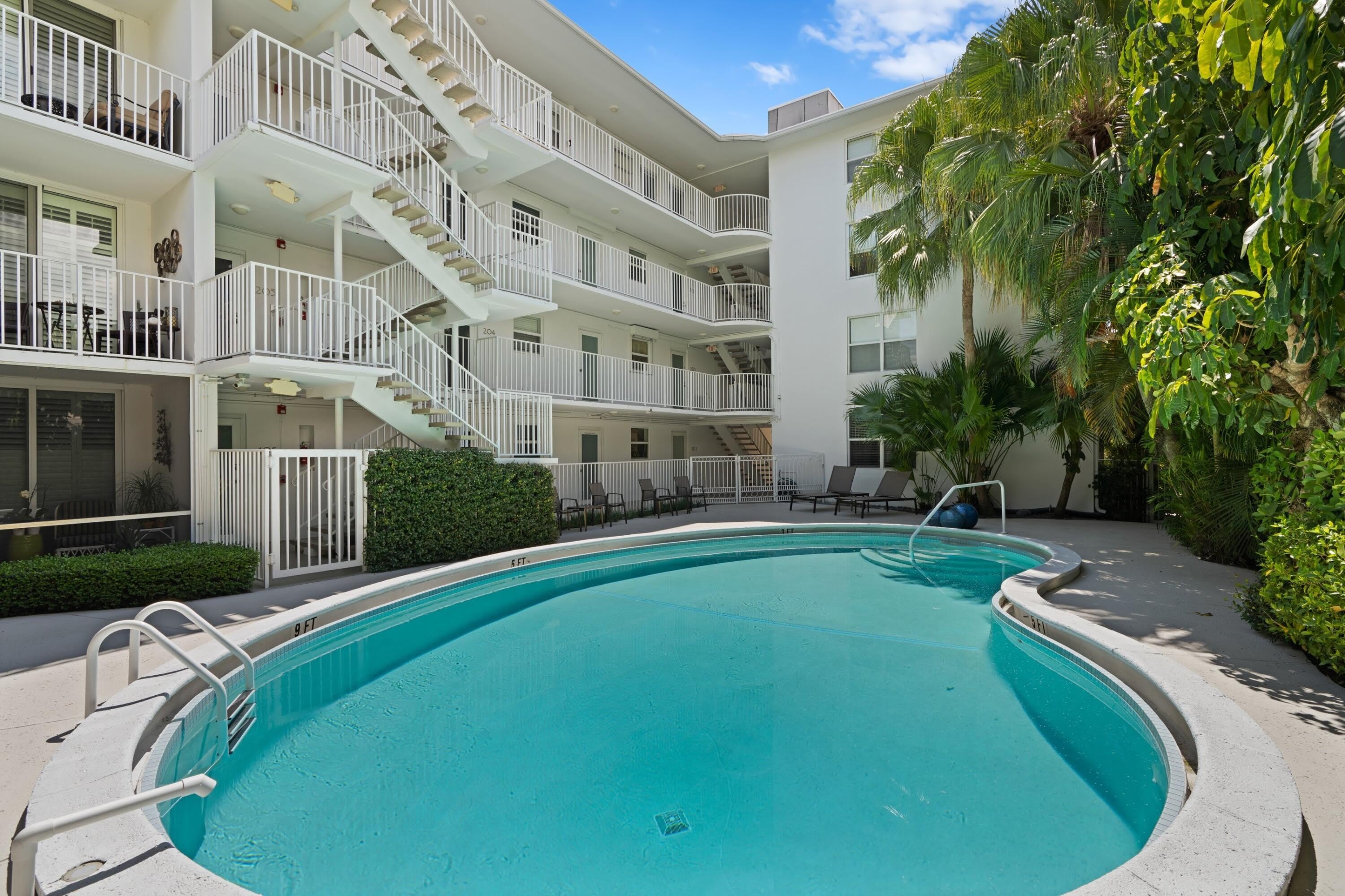 401 Peruvian Avenue – photo 2