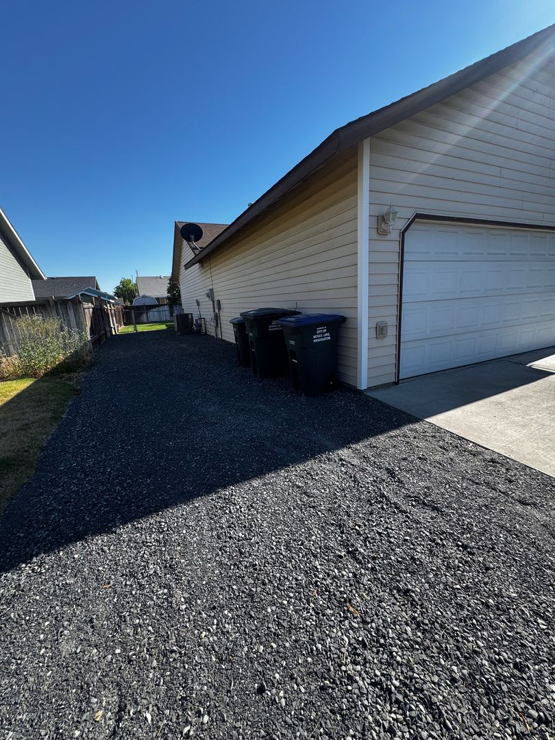Fully Renovated Home in Crossroad Neighborhood! – photo 2