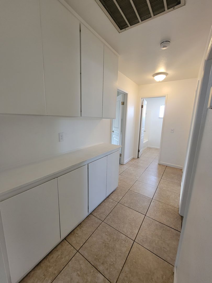 1749 E. Laurel Ave – photo 3