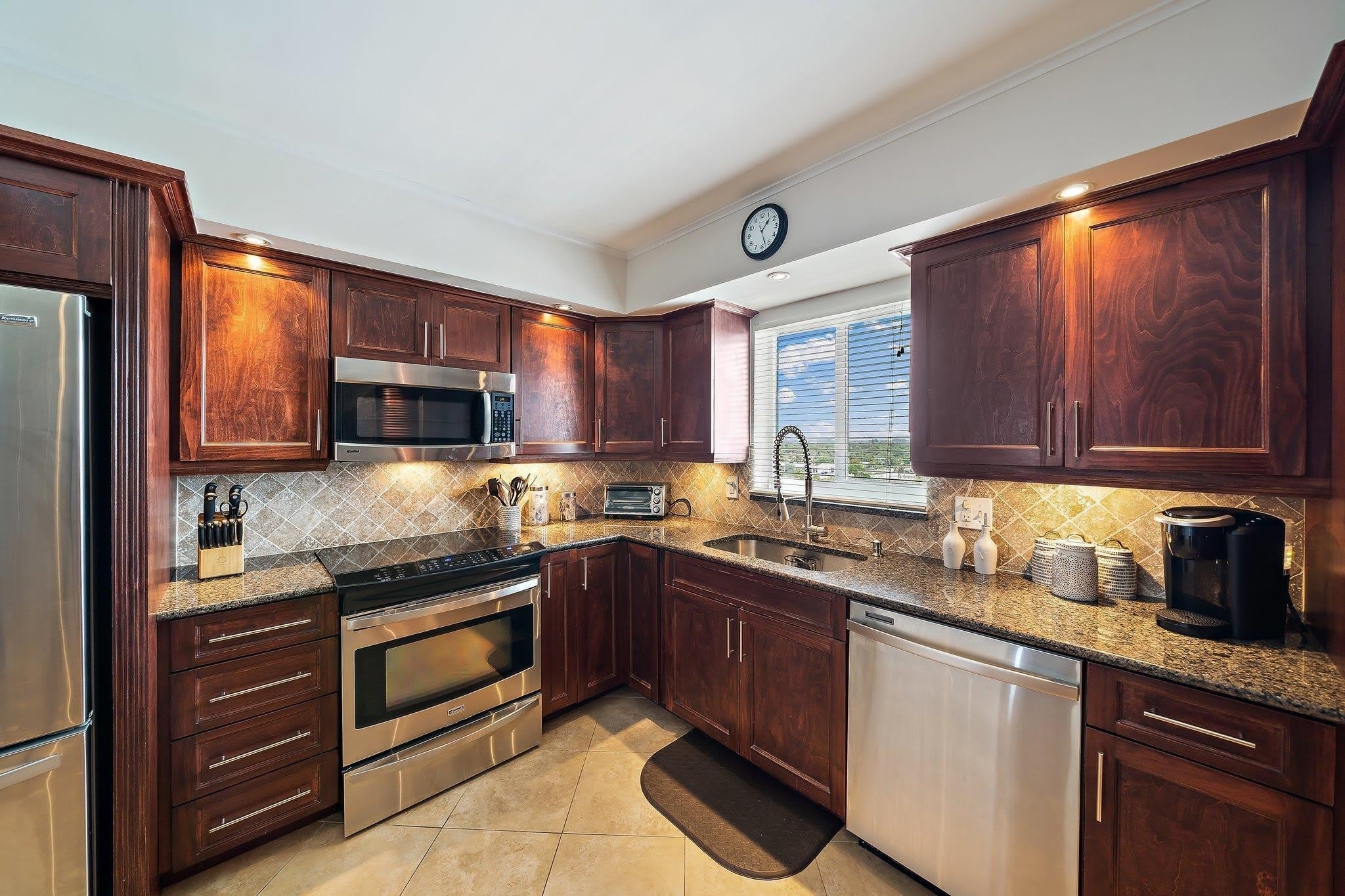 301 Lake Shore Drive – photo 5