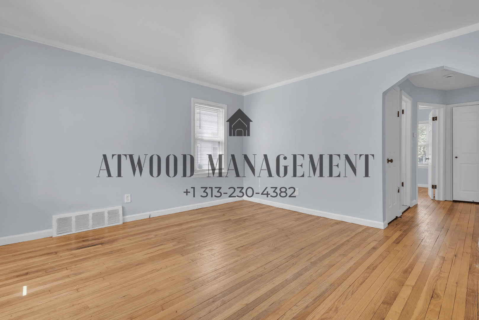 This beautifully updated 3-bedroom, 1-bath single-family home is ready for move-in! – photo 3