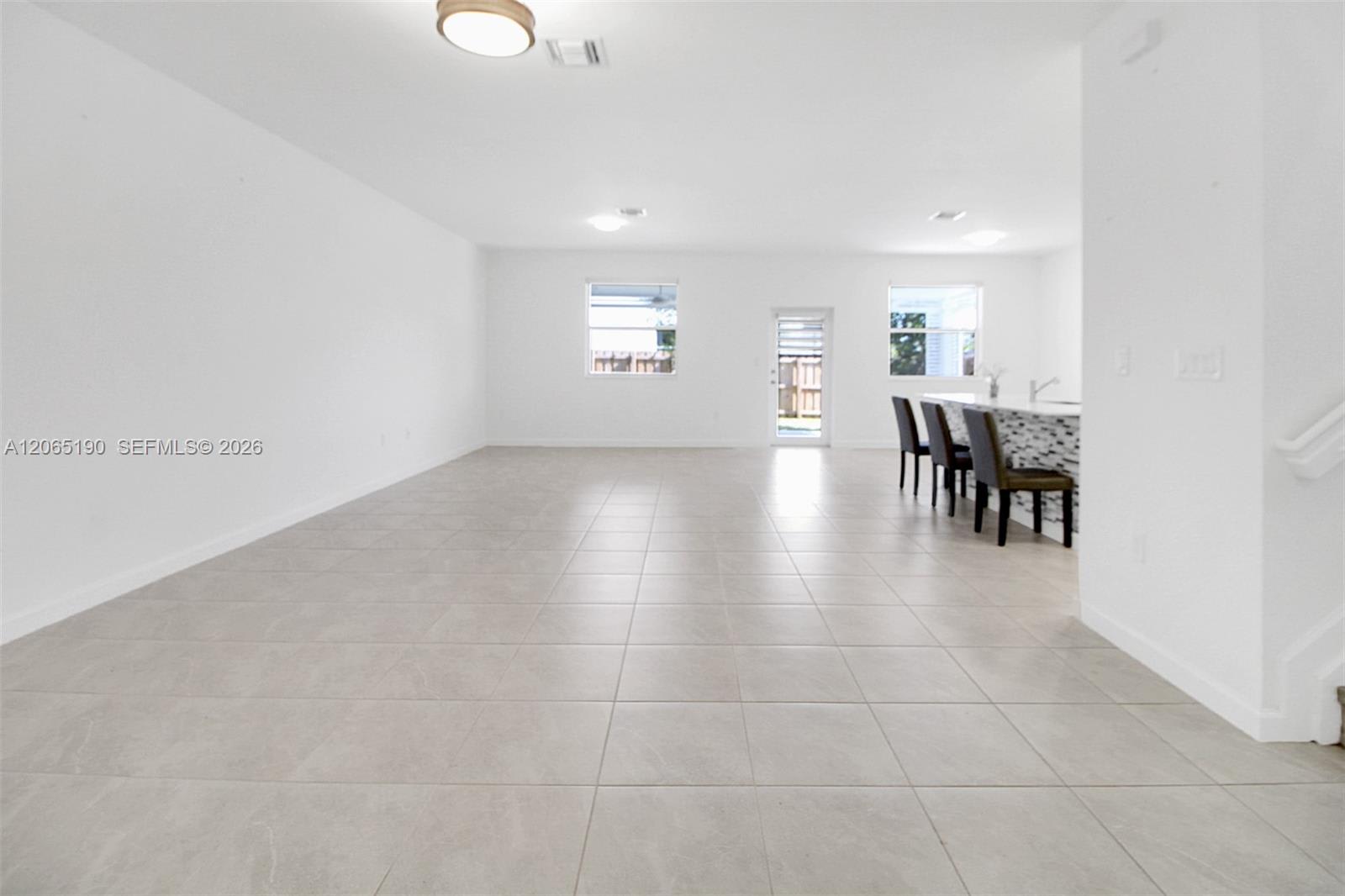 879 Southeast 26th Terrace – photo 2