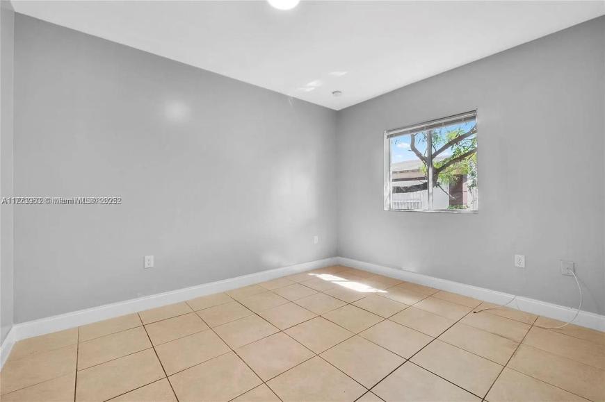 1839 NW 74th Ter – photo 3