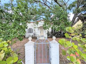 1701 Siesta Drive – photo 1