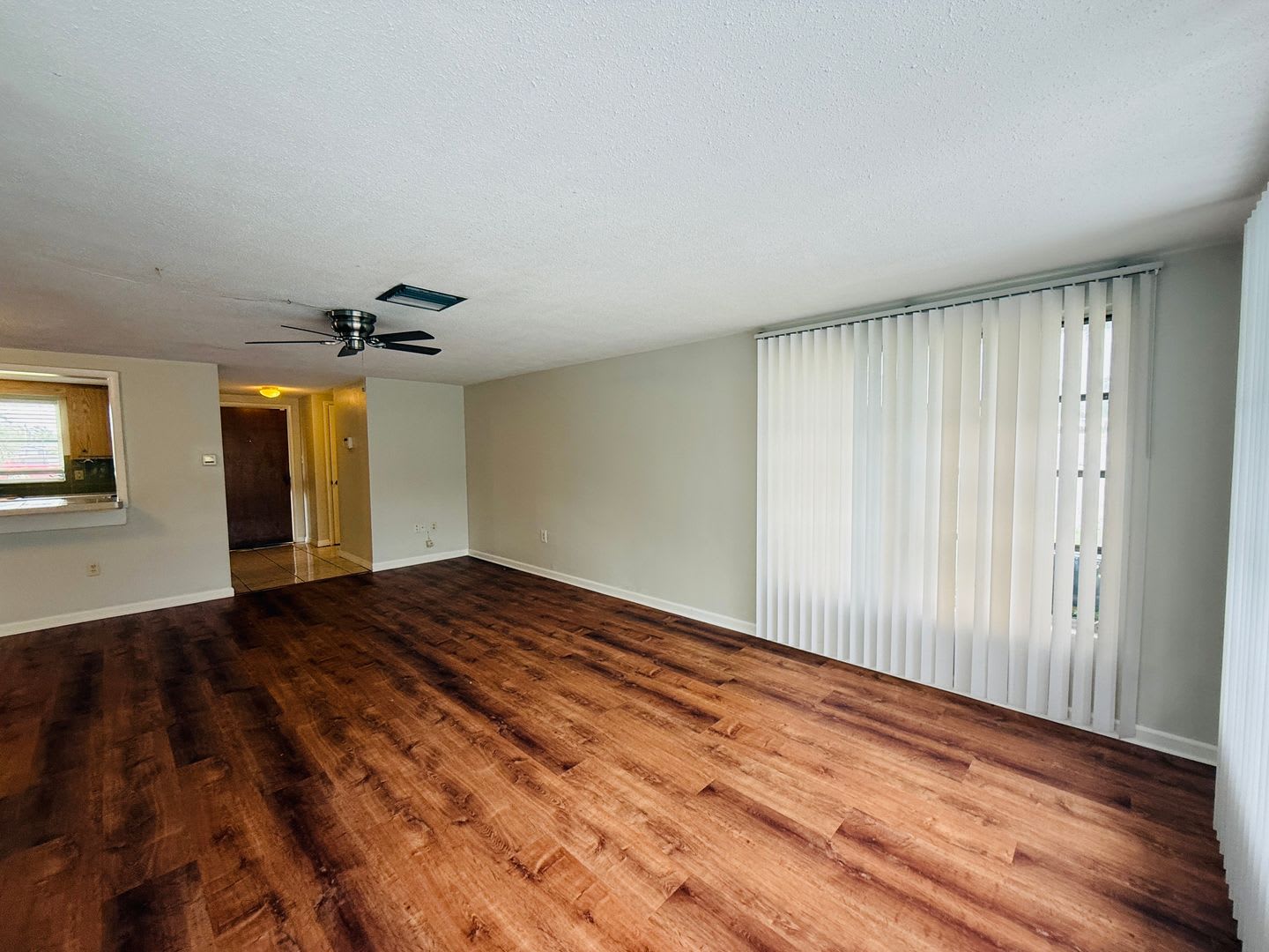 Beautiful Updated 2-Bedroom Home for rent with Screened-In Pool! – photo 2