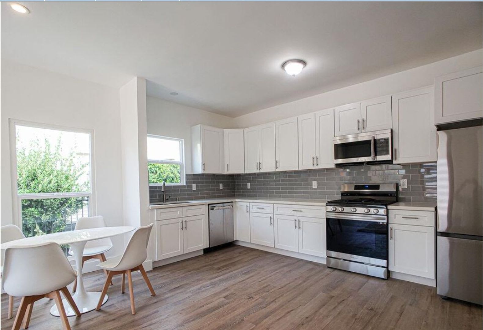 2951 Francis Avenue – photo 2