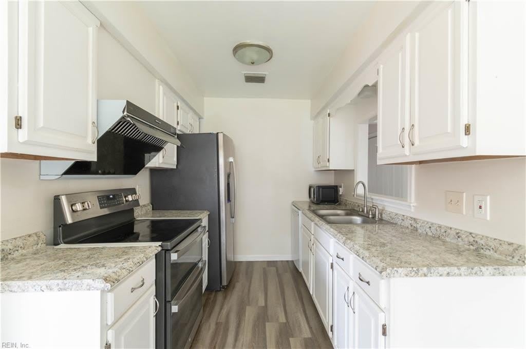 1837 Gravenhurst Drive – photo 2