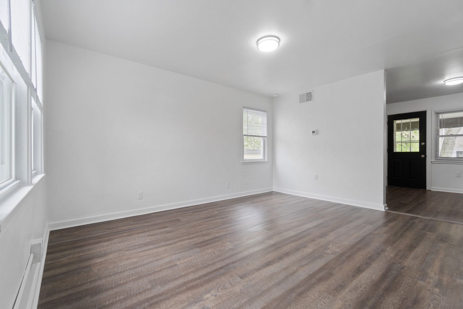 Newly Renovated 2BR townhome in Scenic Hills Midland! – photo 3