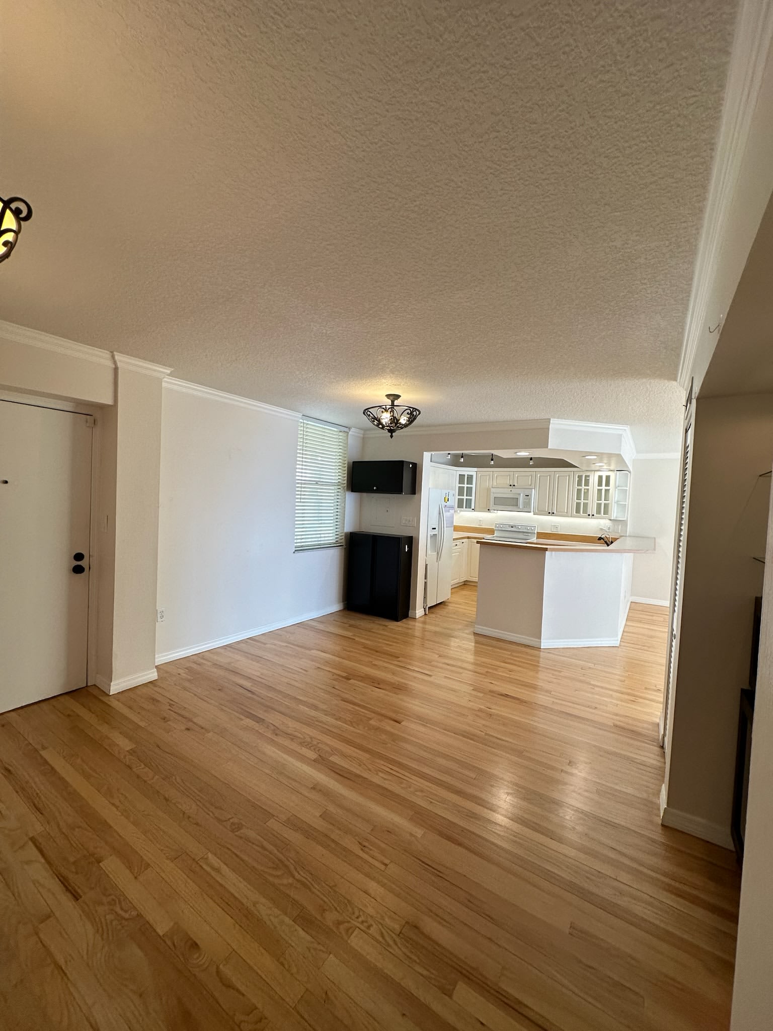 690 Osceola Ave – photo 3
