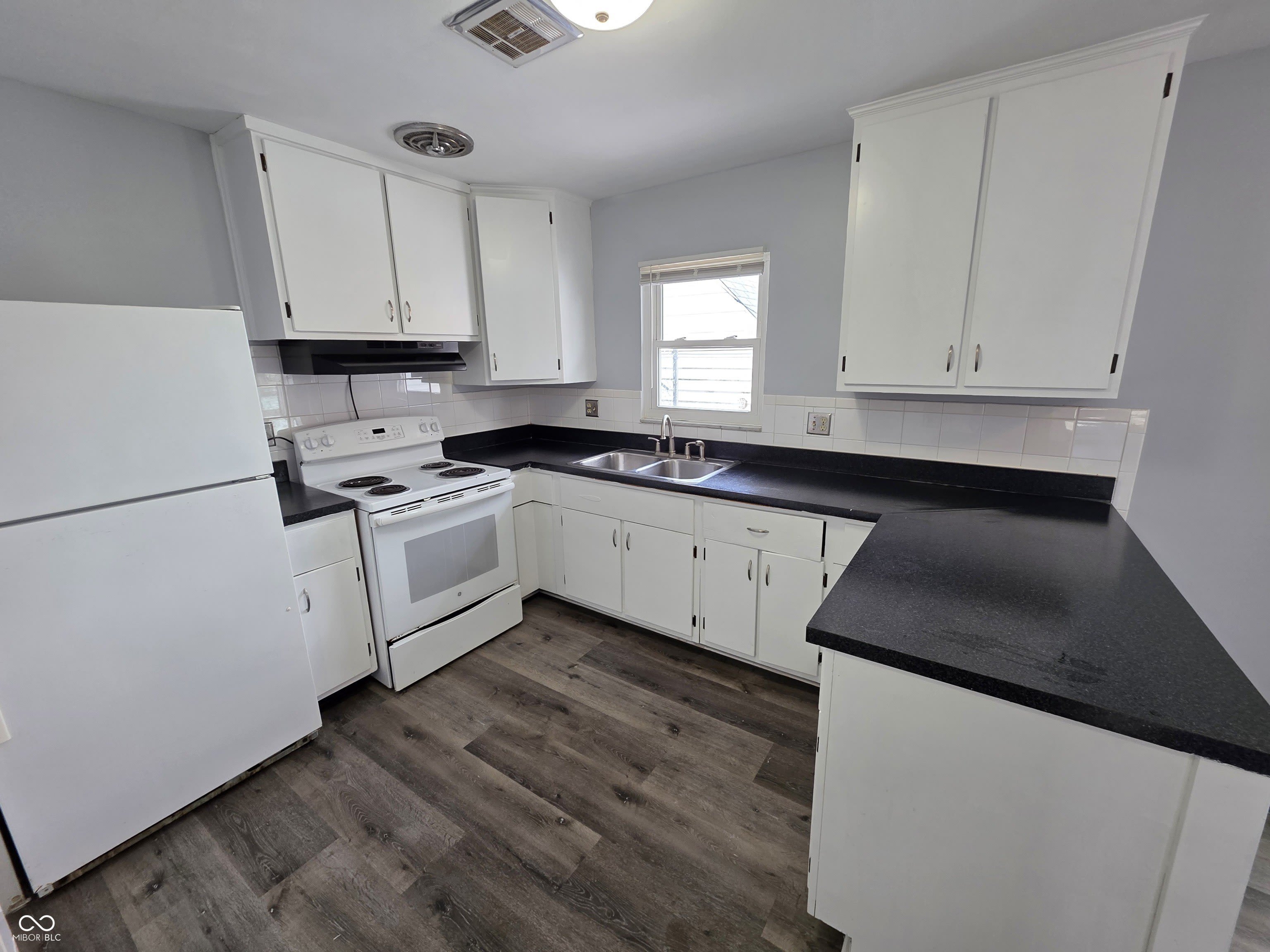 3821 Biscayne Road – photo 5