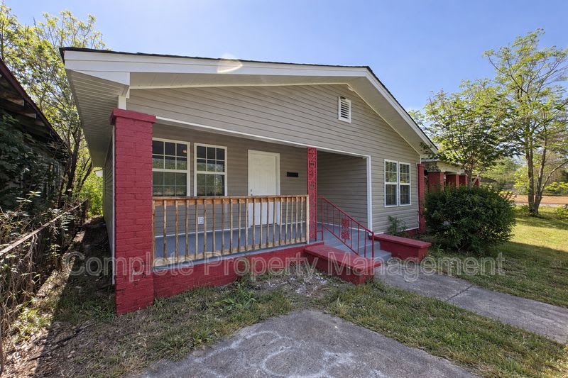 725 Avenue G – photo 1