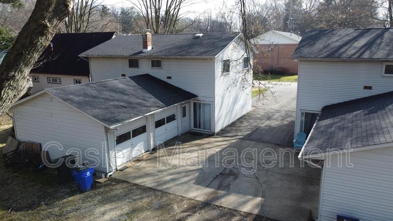 1245 OVERBROOK – photo 2