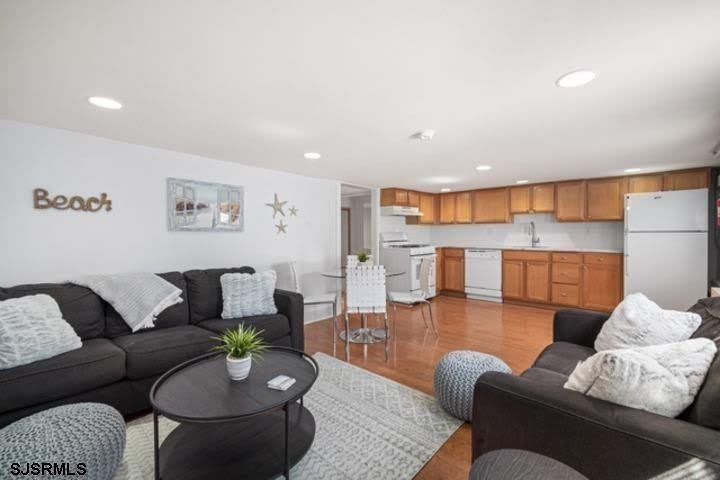 7 S Richards Ave – photo 3