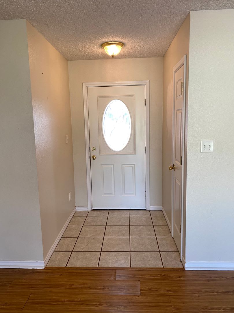 3 Bed 2 Bath – photo 2