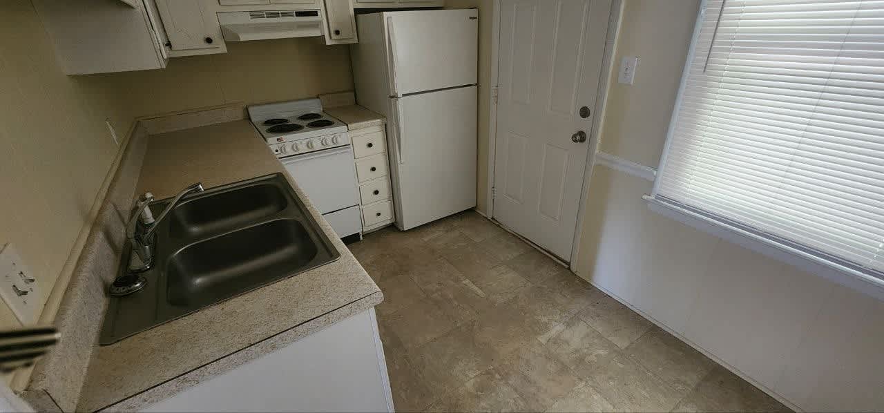 1405 Vista Drive A4Vista Apartments – photo 2