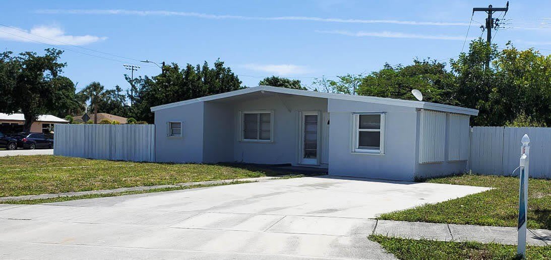 4398 NE 15TH Terrace – photo 1
