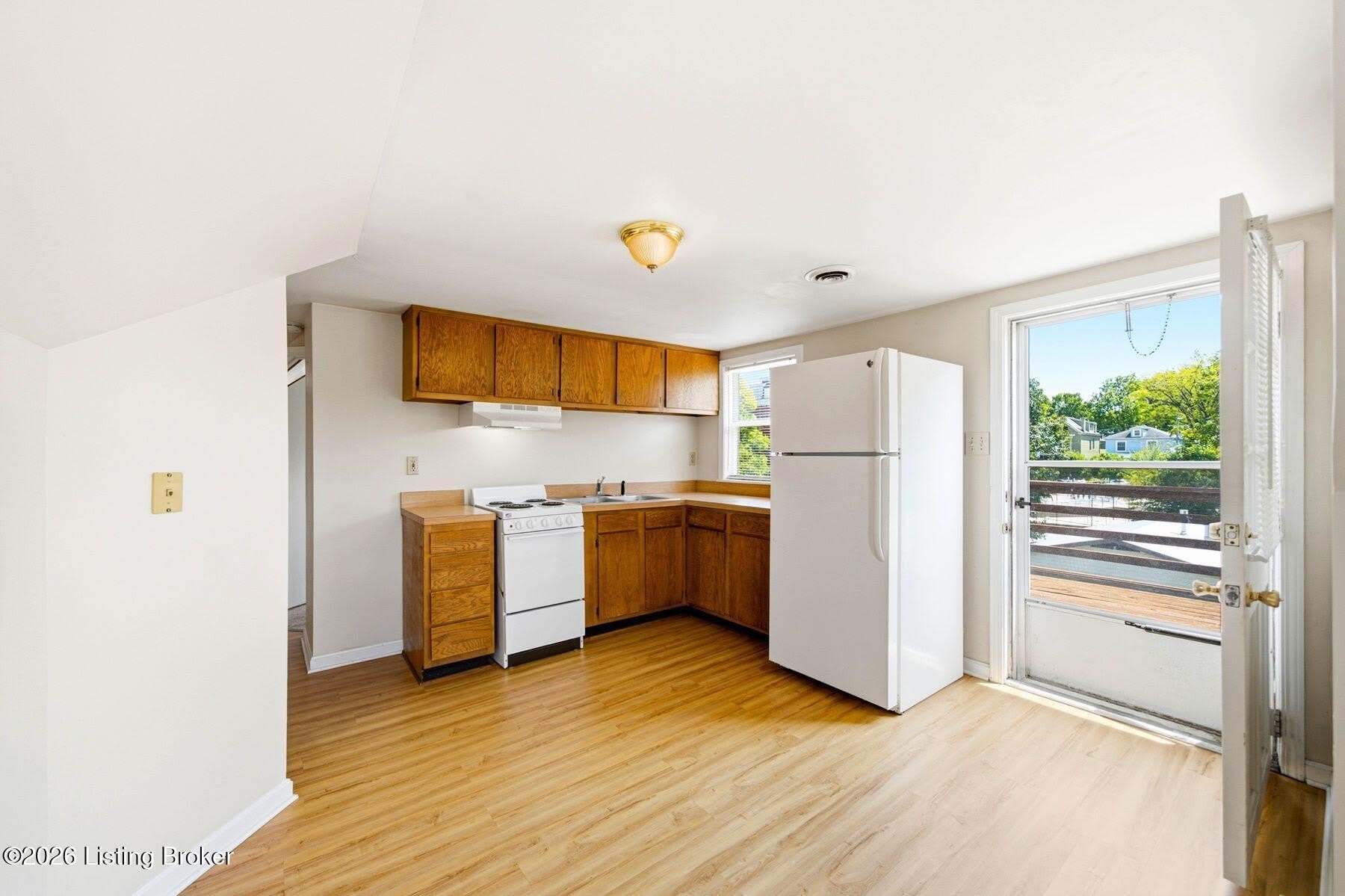 1612 Ellwood Ave – photo 4