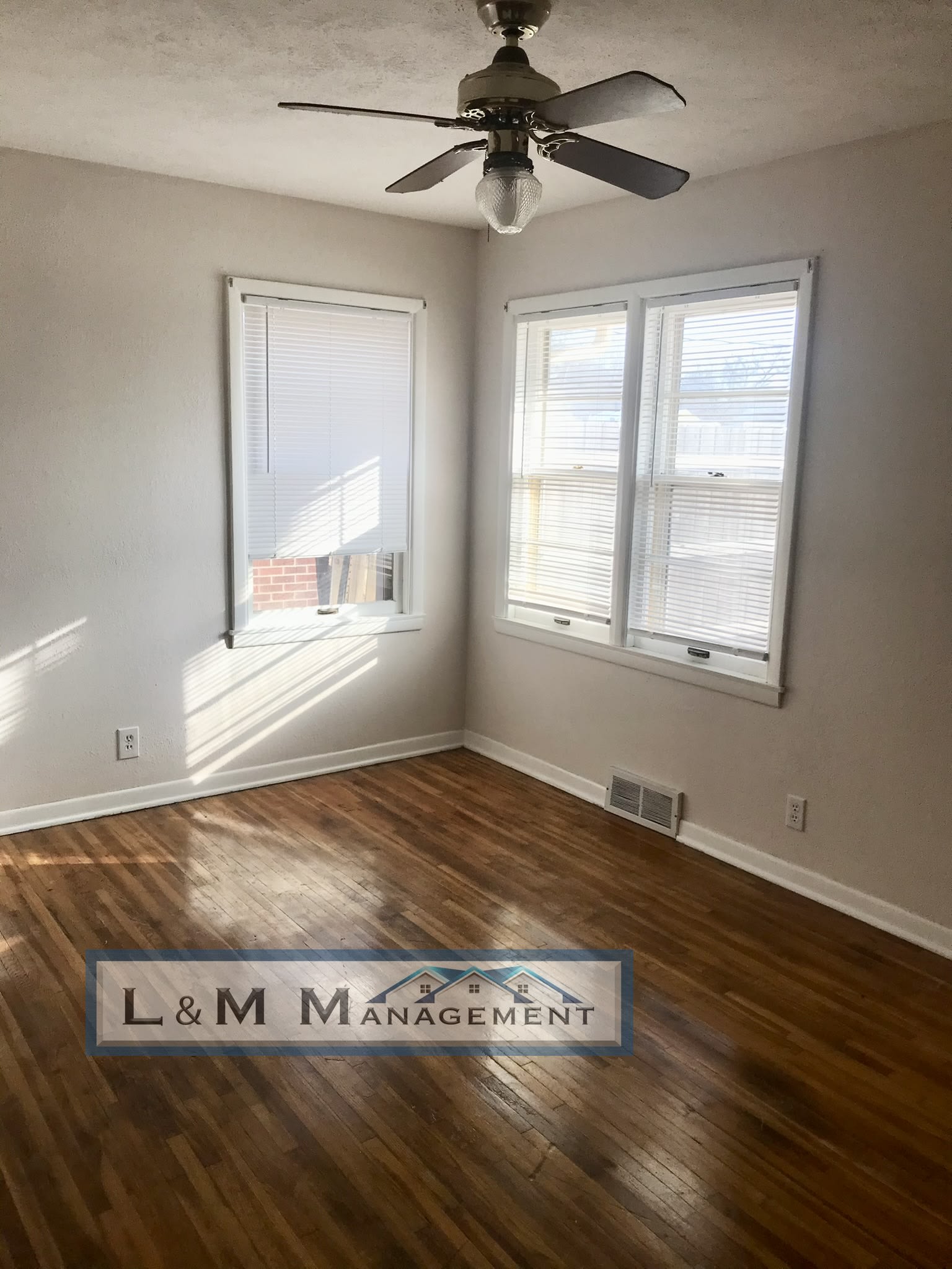 803 E 11Th Ave – photo 3