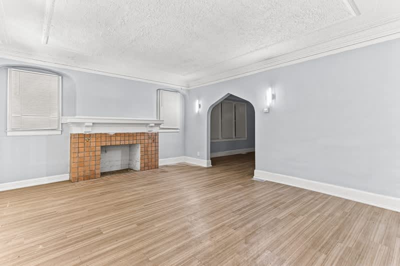 3239 Fullerton Avenue – photo 2