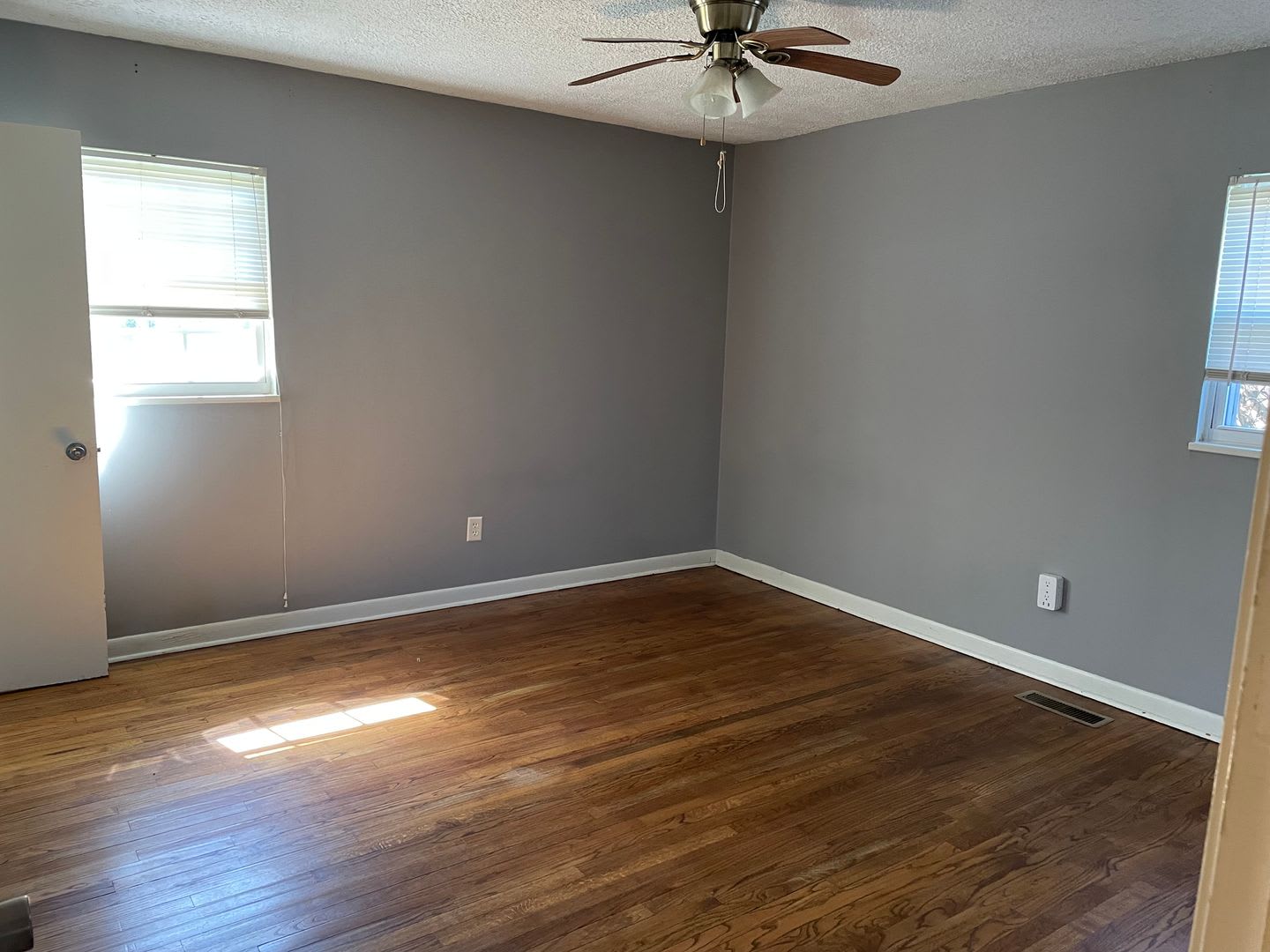 4 bed 2.5 bath – photo 3