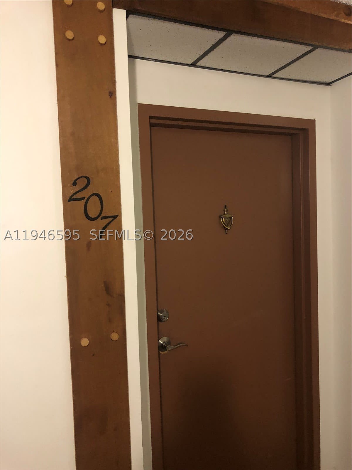 210 Lakeview Dr – photo 3