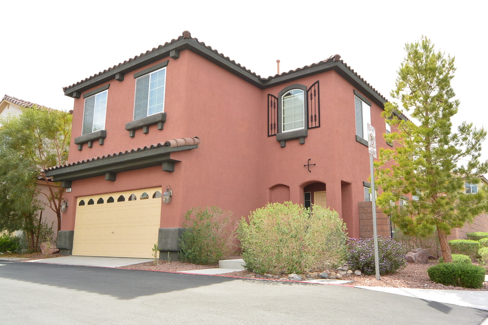 2 Story 3 bed + Loft, 2.5 Bath Home in NW – photo 1