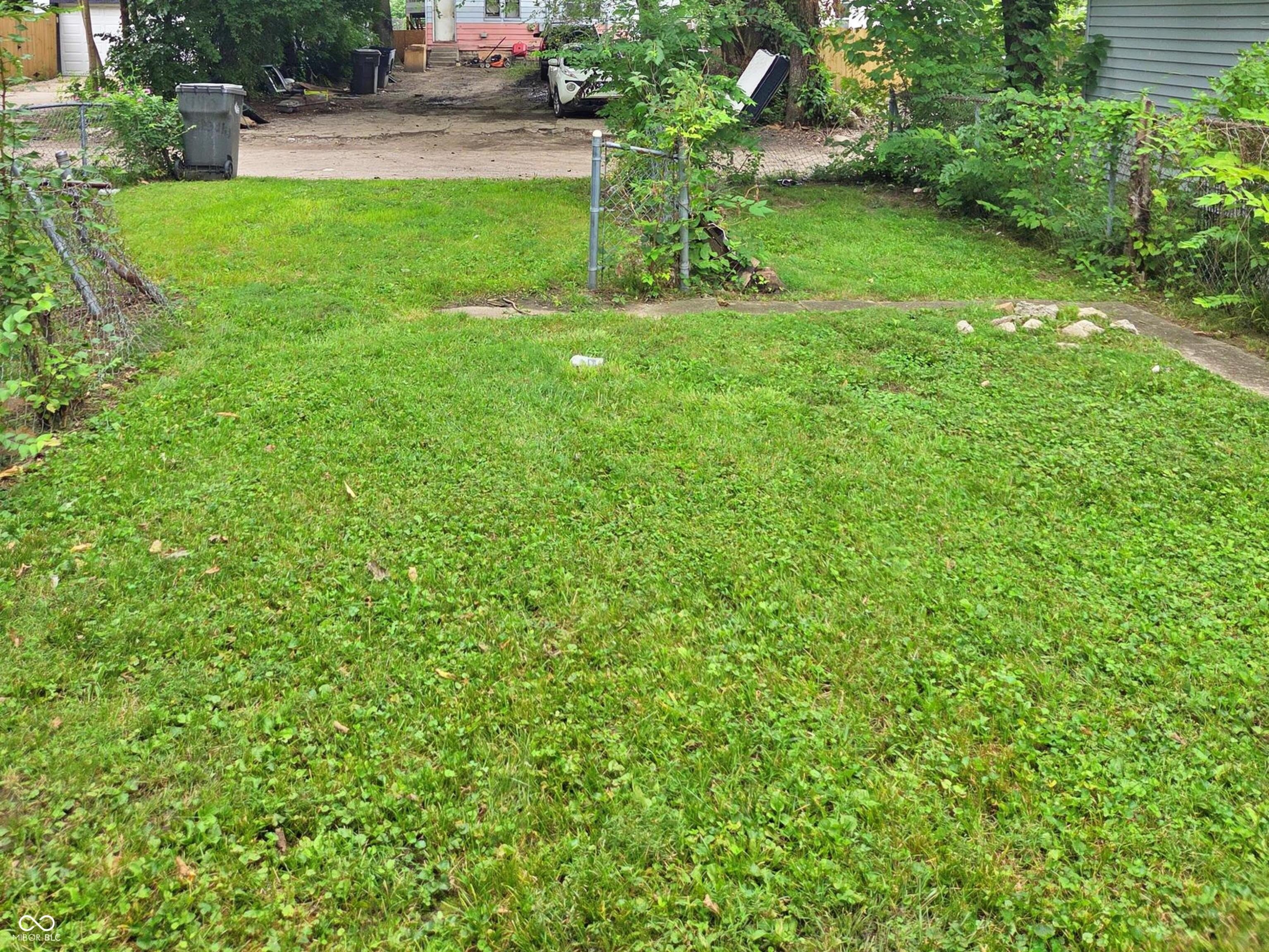 942 N Bradley Avenue – photo 5