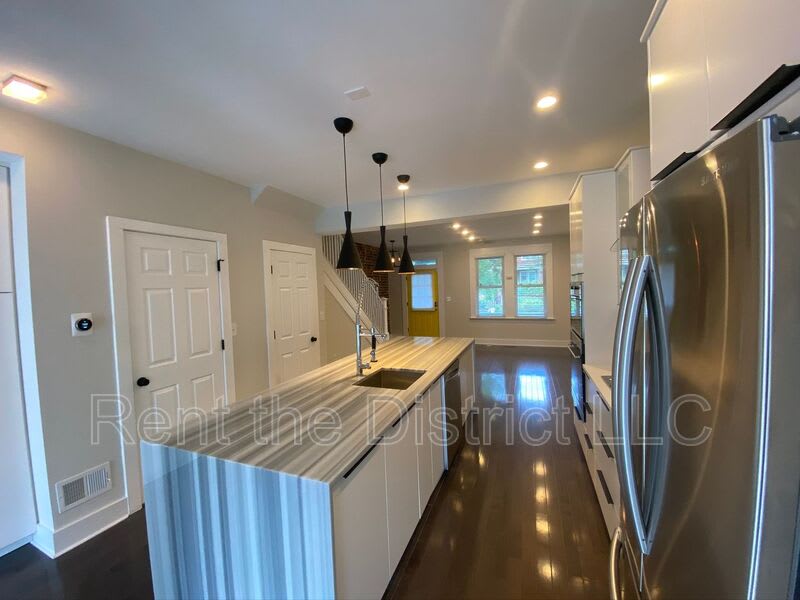 1515 Neal Street NE – photo 4