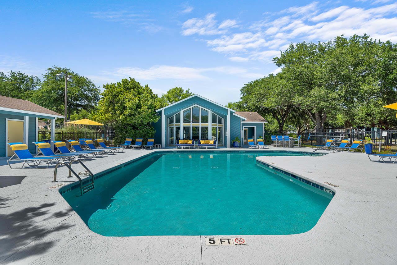 Ashley Lakehouse – photo 4