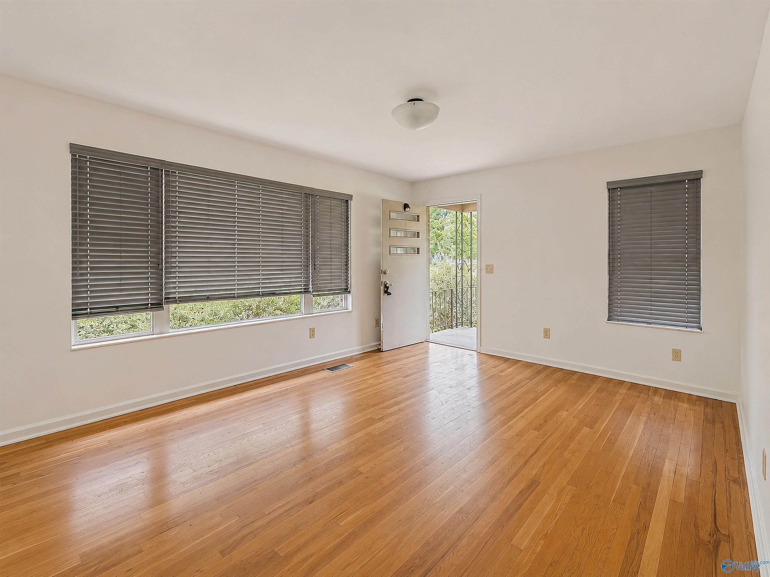 516 Ferry Street – photo 3