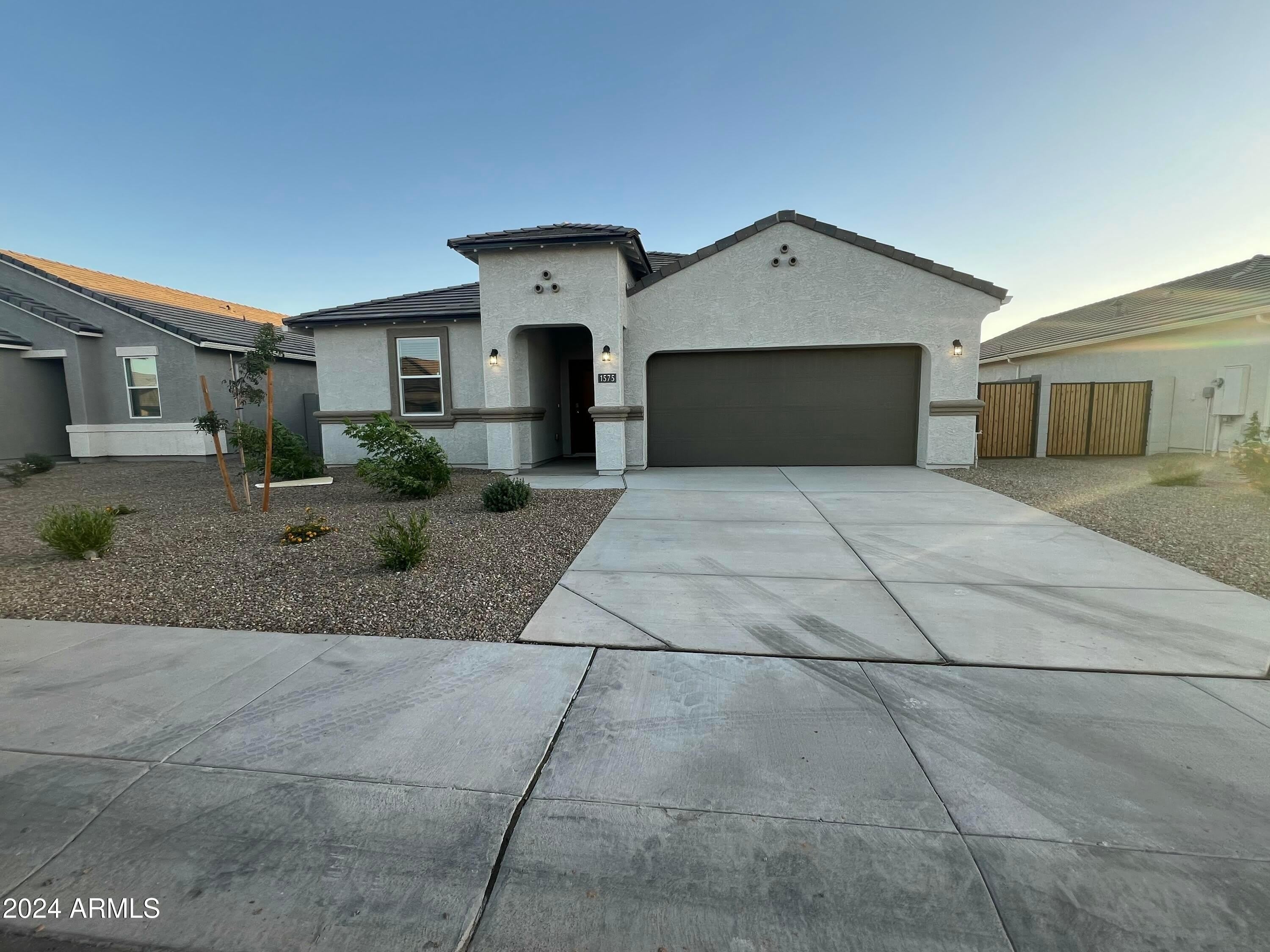 1575 E Lardner – photo 2