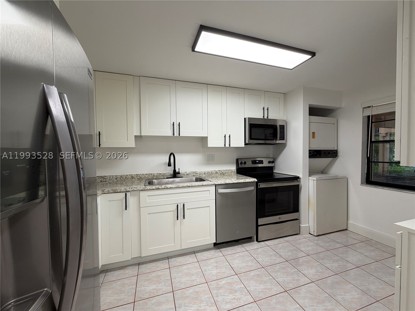400 Commodore Dr – photo 5