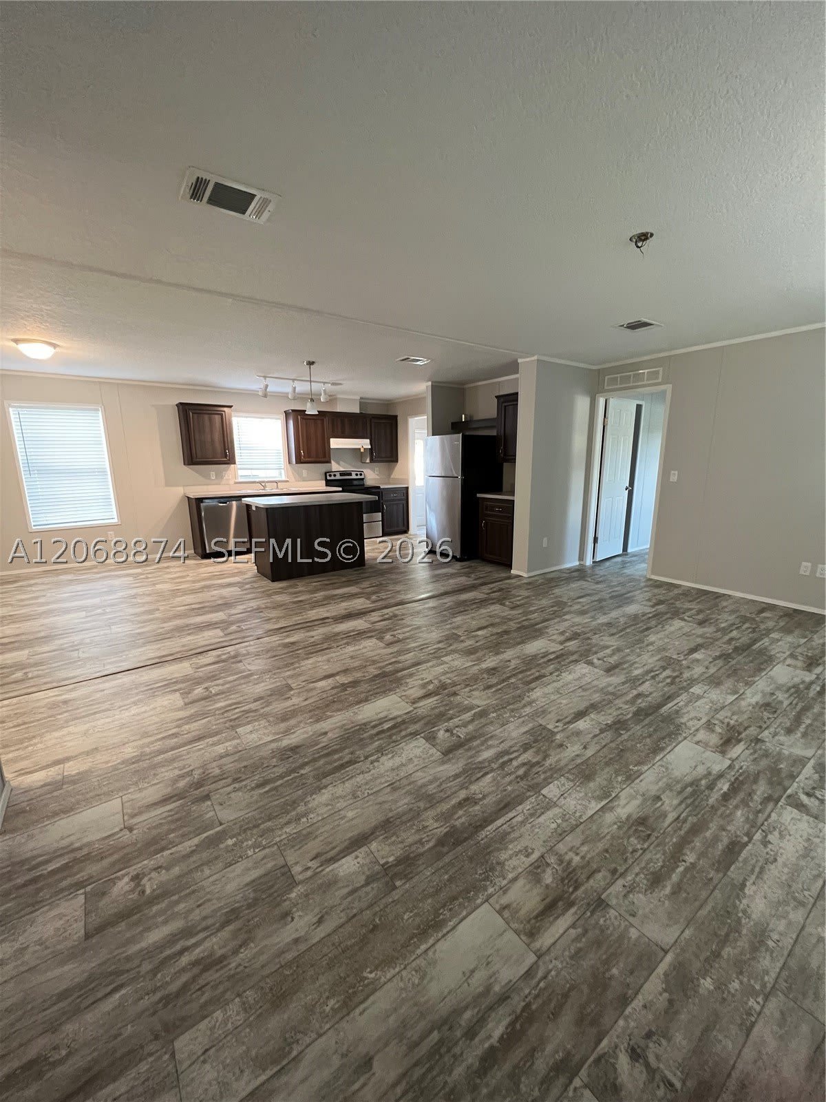 22992 Tradewind Rd – photo 3
