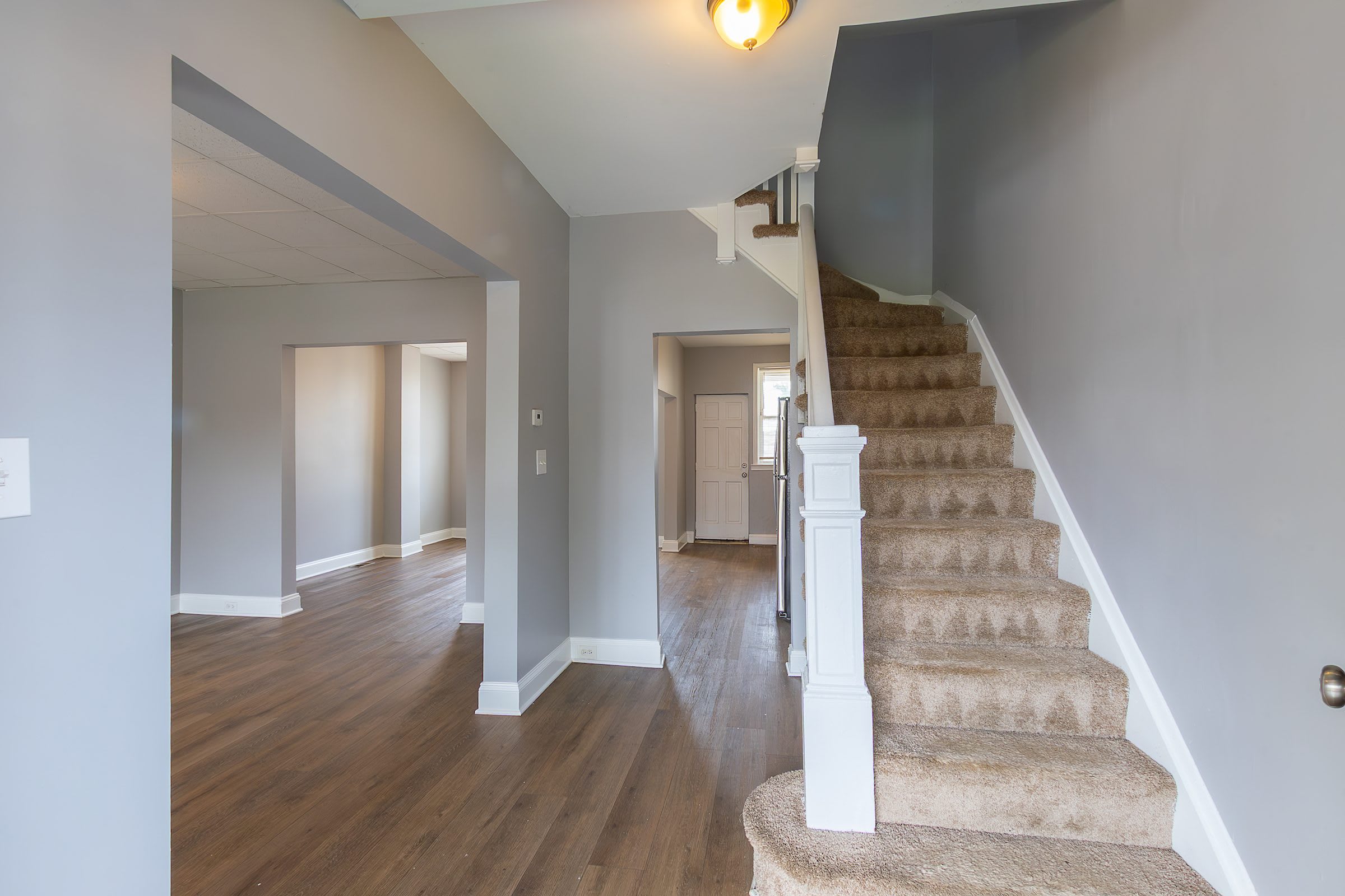3063 Mayfield Avenue – photo 3